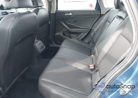 2019 Volkswagen Jetta 1.4T R-Line/1.4T S/1.4T Se z USA, uszkodzony, nr VIN 3VWC57BU9KM224582